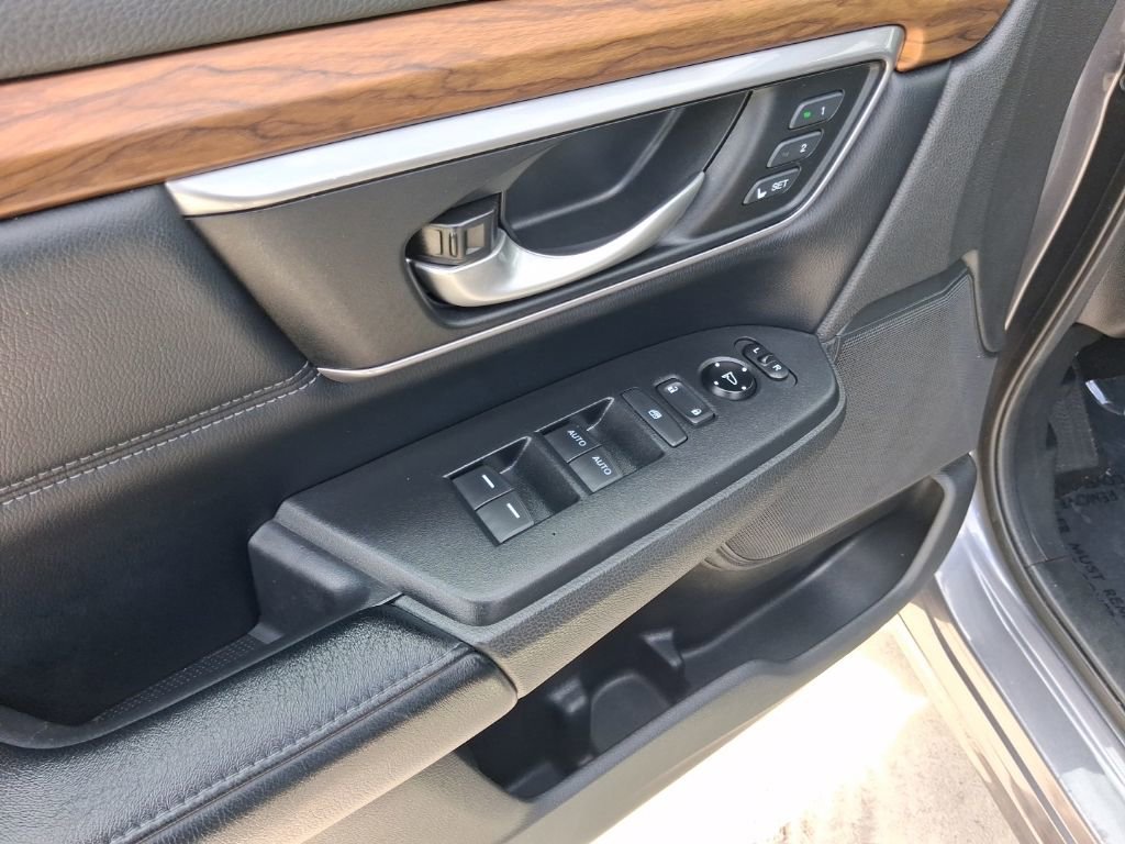 Used 2018 Honda CR-V Touring image 16