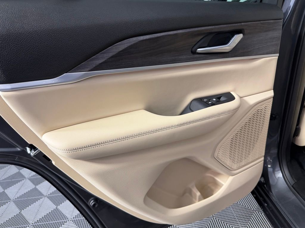 Certified 2023 Jeep Grand Cherokee Limited w/ Black Appearance Package image 27