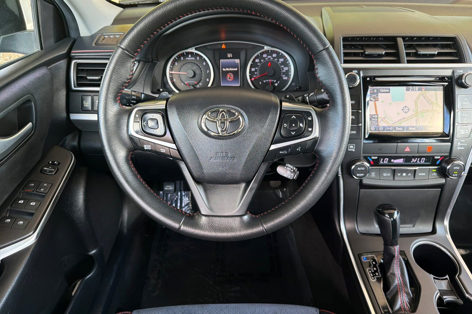 Used 2015 Toyota Camry XSE w/ Advanced Technology Package FWD image 17