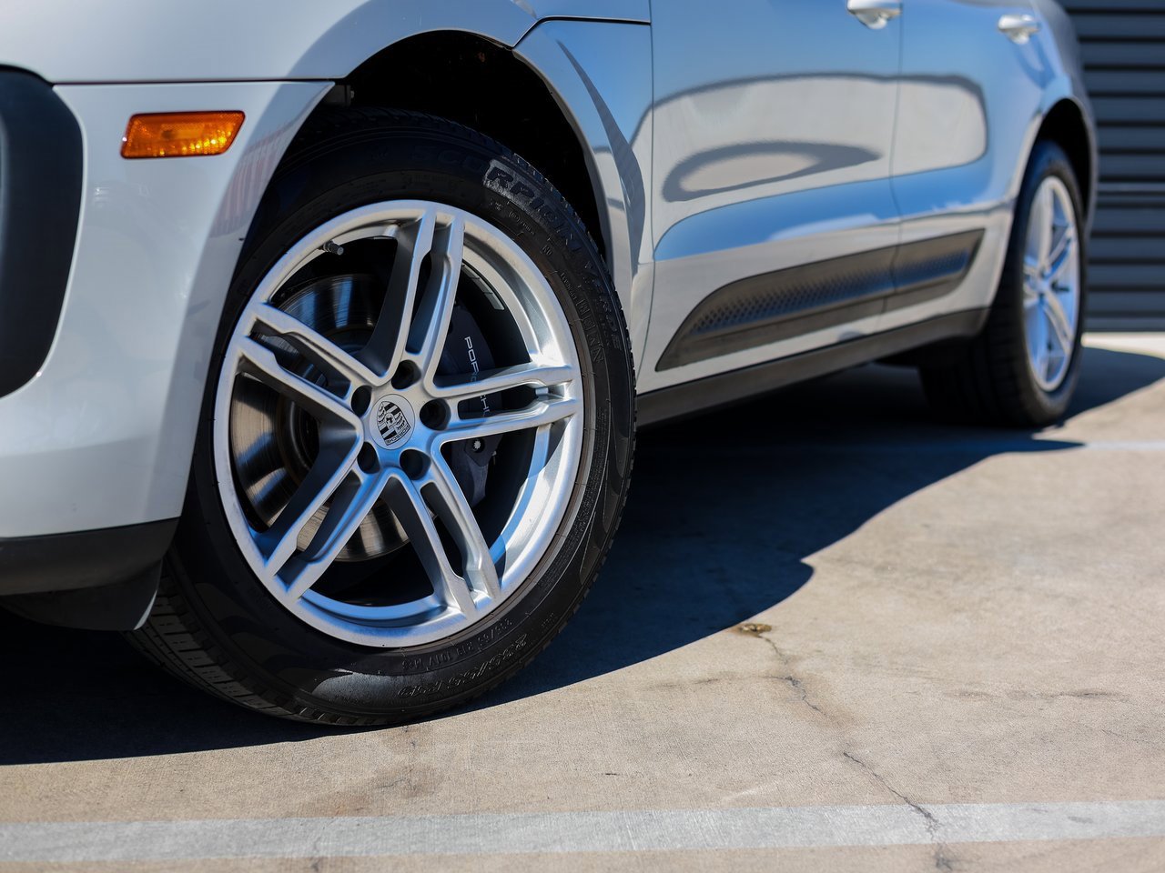 Certified 2022 Porsche Macan image 12