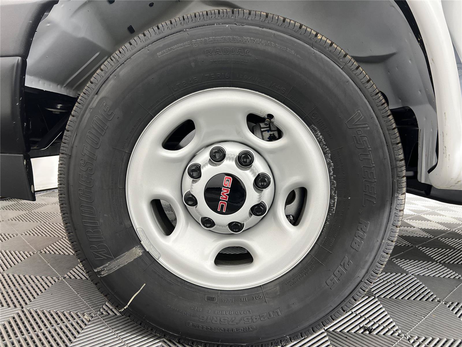 New 2025 GMC Savana 2500 w/ Driver Convenience Package RWD image 9