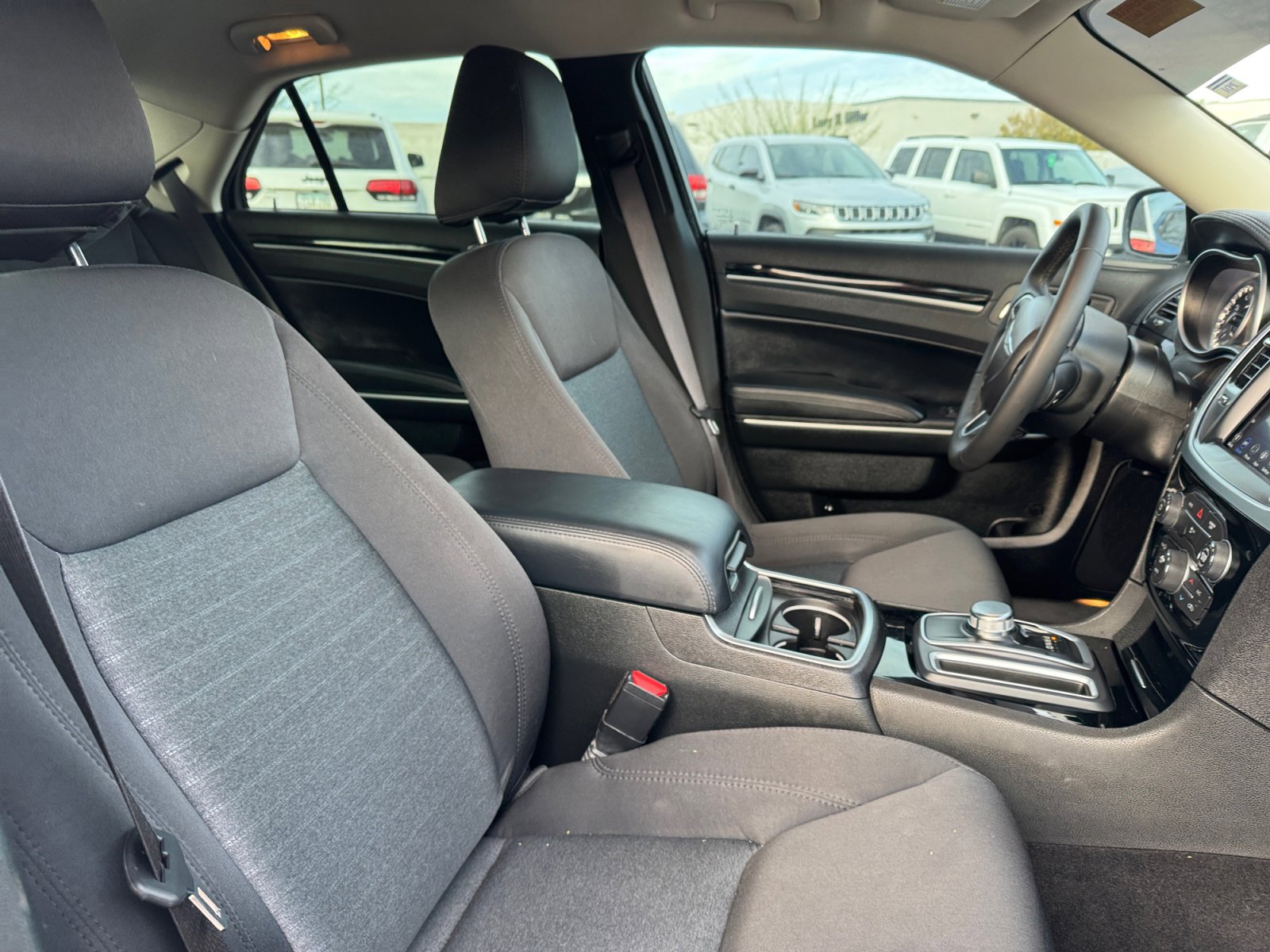 Used 2023 Chrysler 300 Touring w/ Sport Appearance Package image 30