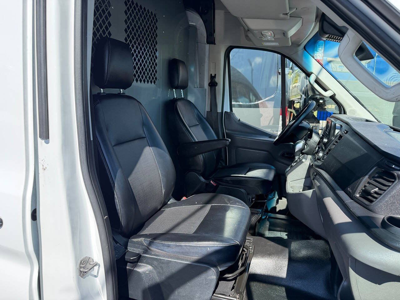 Used 2020 Ford Transit 250 Medium Roof RWD image 9