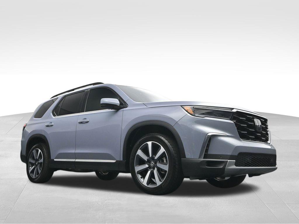 Used 2025 Honda Pilot Touring image 40