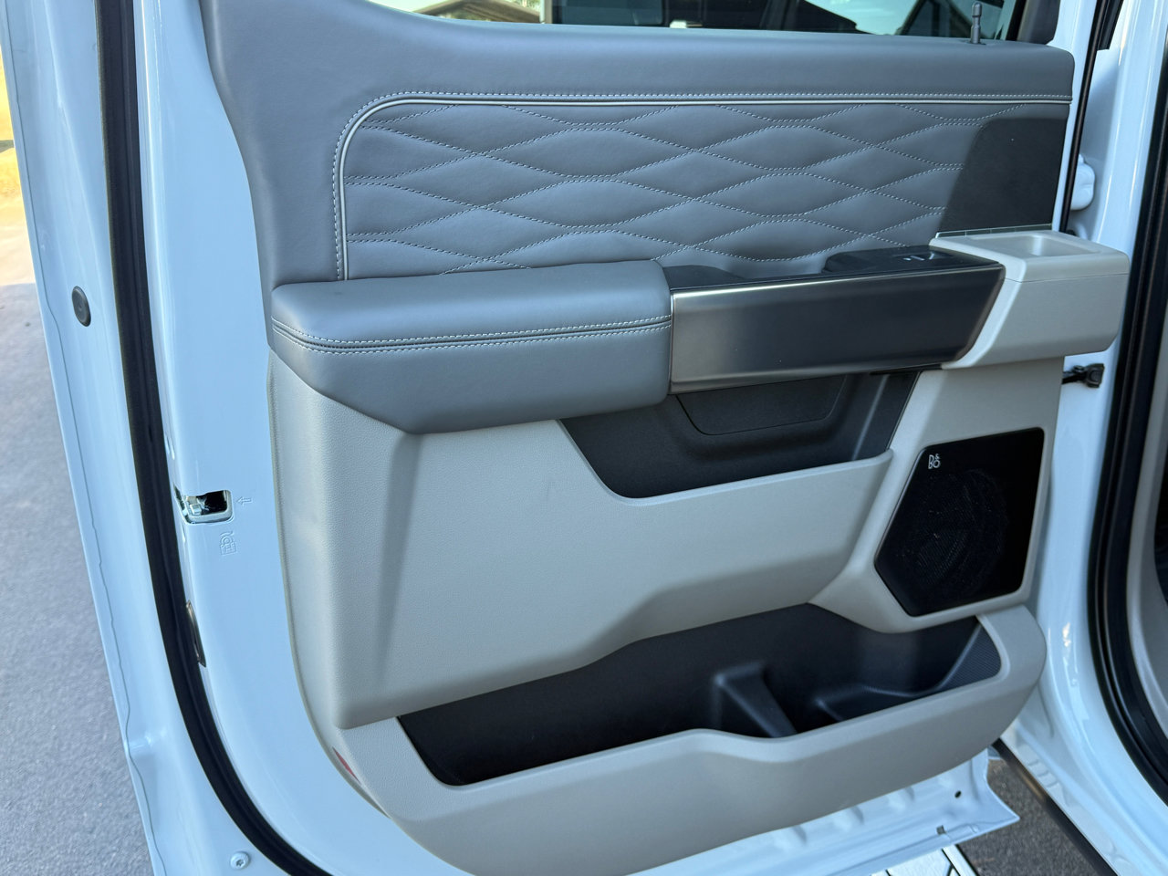 Used 2025 Ford F450 Platinum w/ Platinum Plus Package image 12