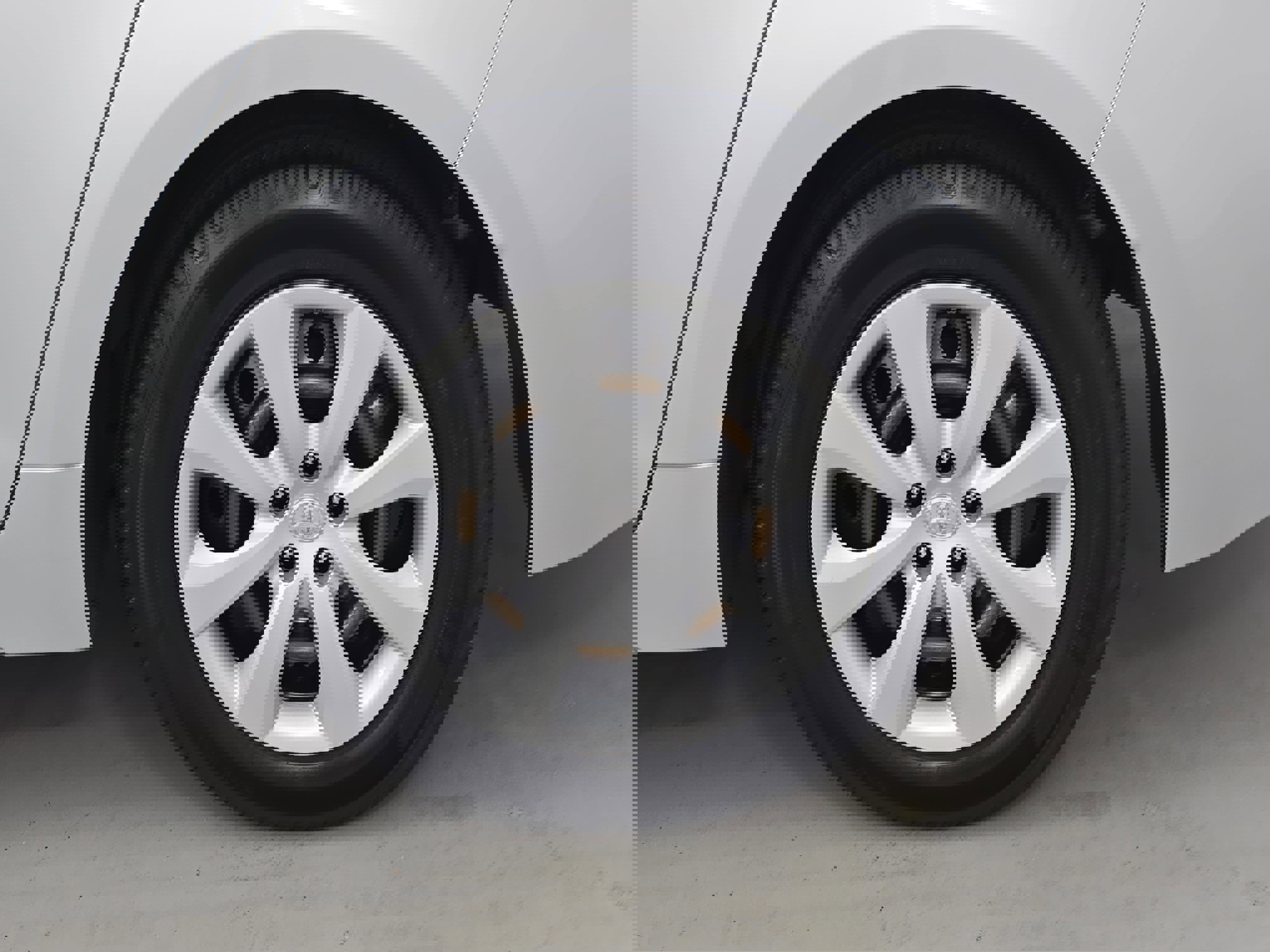 Used 2020 Toyota Corolla LE image 30