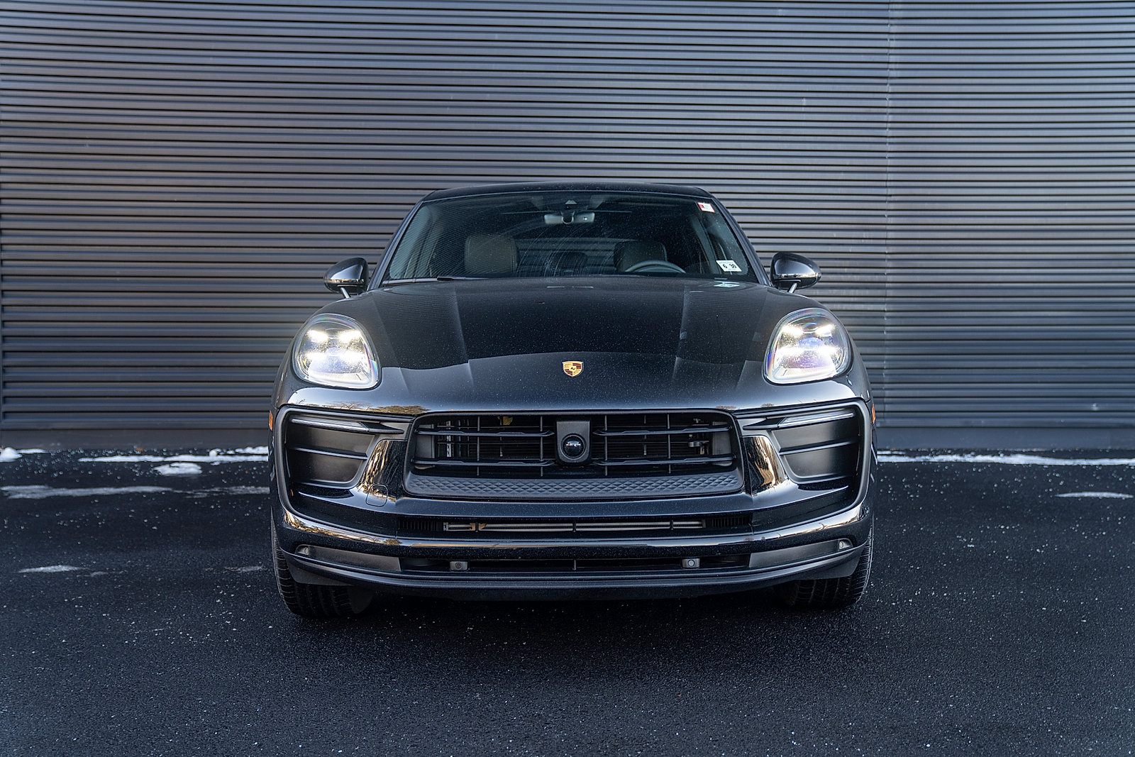 Certified 2025 Porsche Macan AWD/4WD image 25
