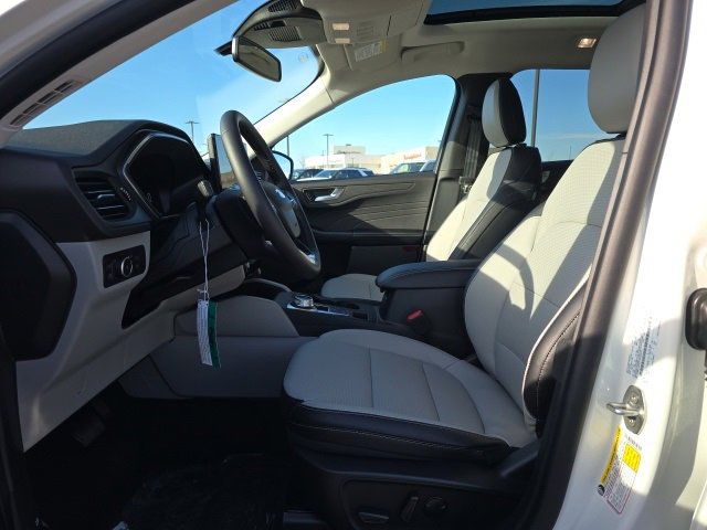 New 2026 Ford Escape Platinum w/ Class II Trailer Tow Package image 11
