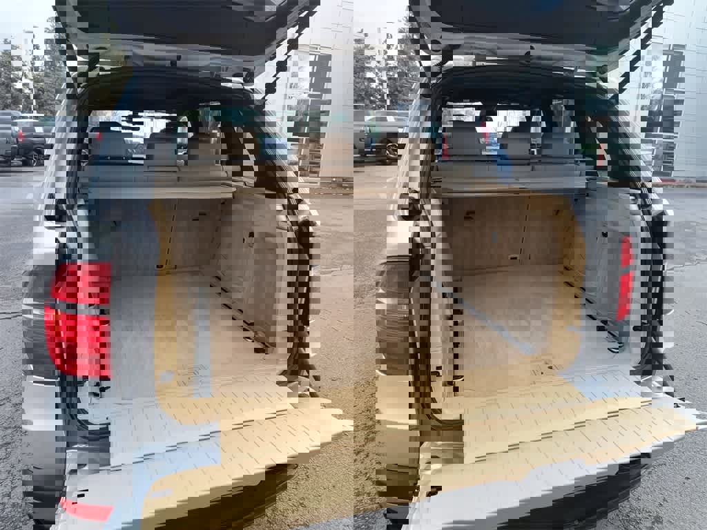 Used 2010 BMW X5 xDrive35d image 24