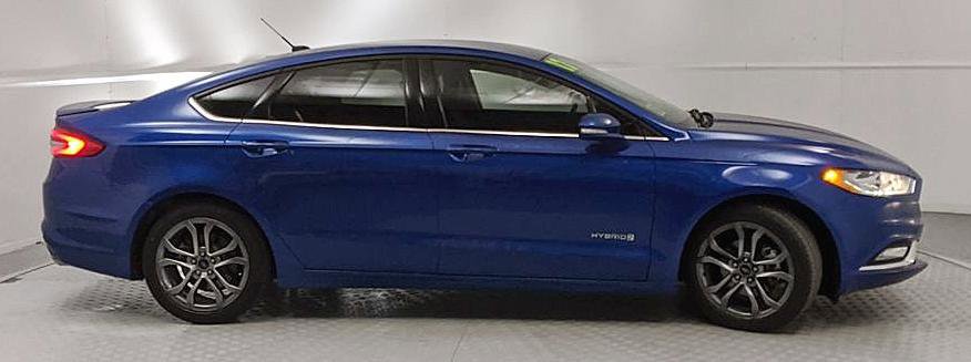 Used 2017 Ford Fusion SE w/ Equipment Group 601A image 2