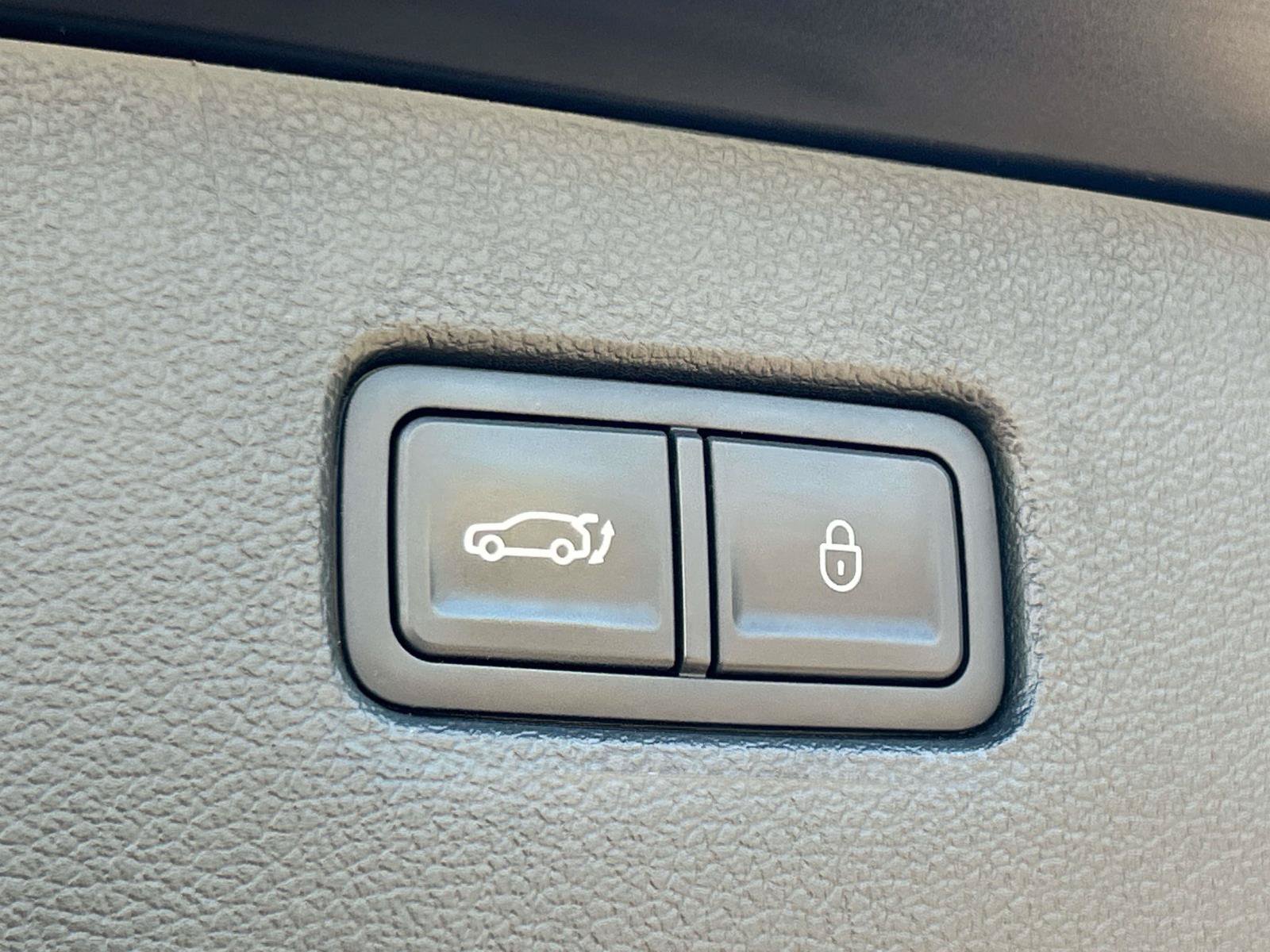 Used 2025 Genesis GV80 2.5T Standard AWD/4WD image 13