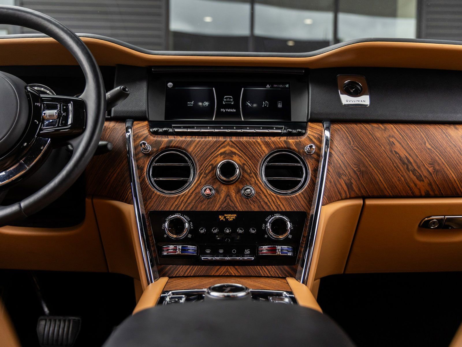 Certified 2022 Rolls-Royce Cullinan image 32