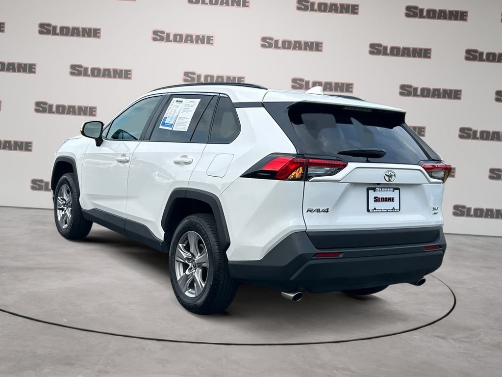 Used 2025 Toyota RAV4 XLE AWD/4WD image 3