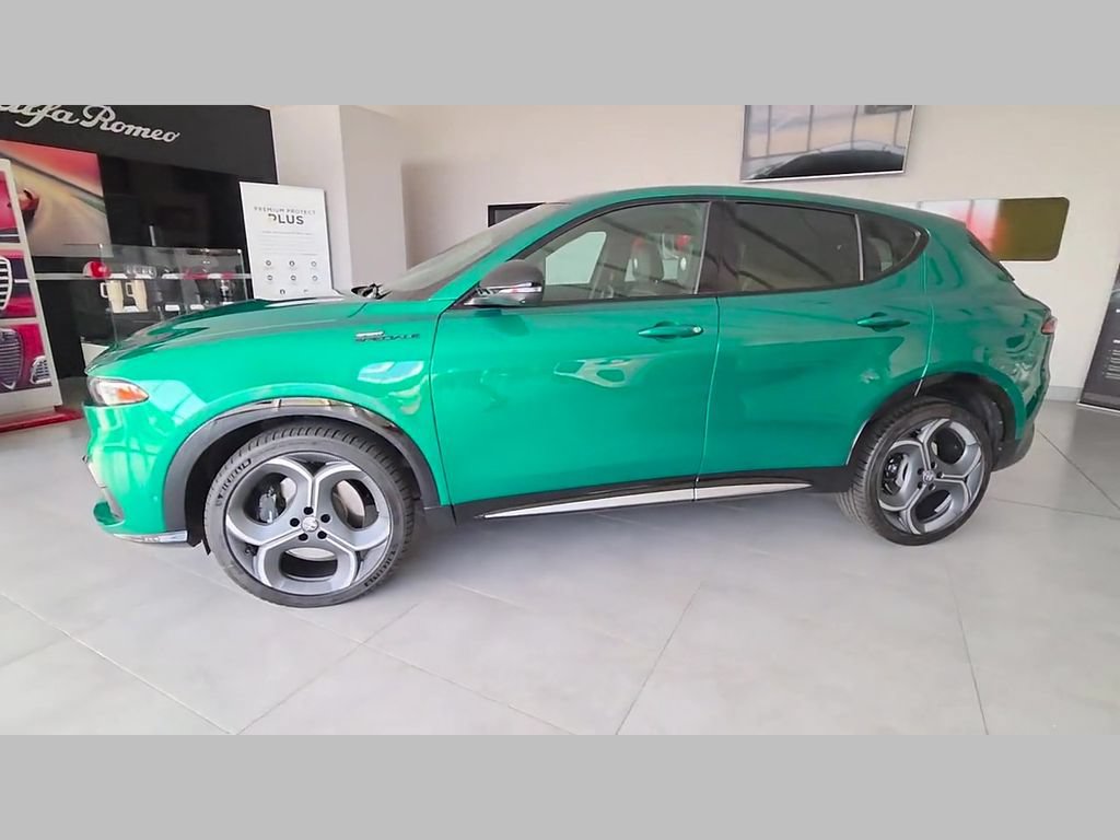 New 2026 Alfa Romeo Tonale w/ Active Assist Package AWD/4WD image 32