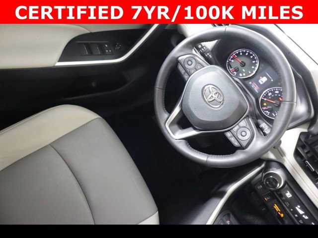 Used 2020 Toyota RAV4 XLE Premium image 21