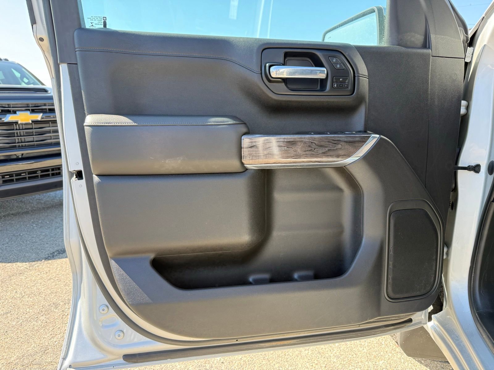 Used 2020 Chevrolet Silverado 1500 LTZ w/ LTZ Plus Package image 11