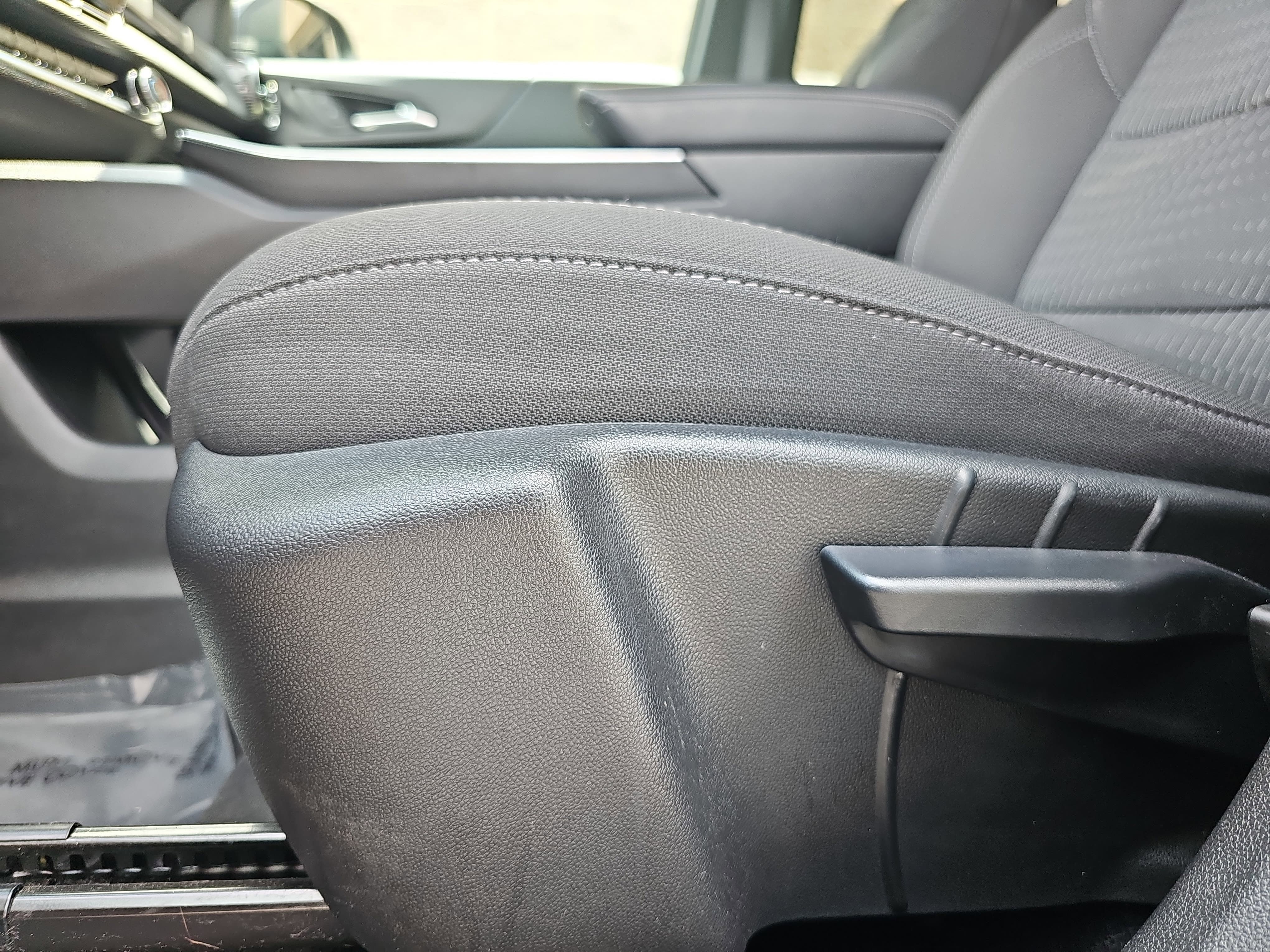 Used 2025 Chevrolet Equinox LT w/ Safety and Technology Package FWD image 26
