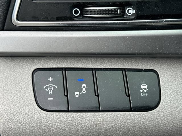Used 2018 Hyundai Elantra Value Edition FWD image 15
