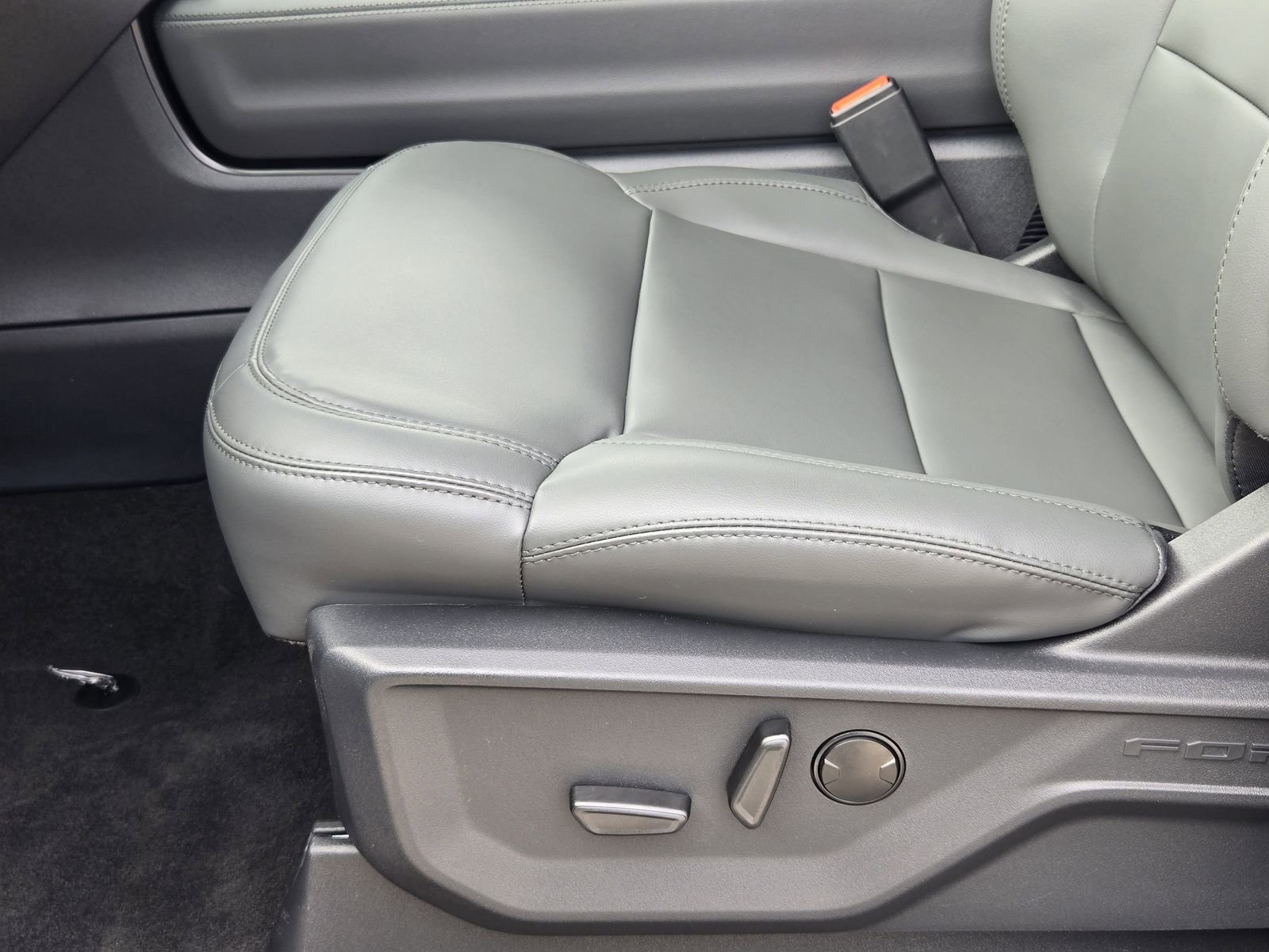 New 2026 Ford Expedition Active RWD image 27