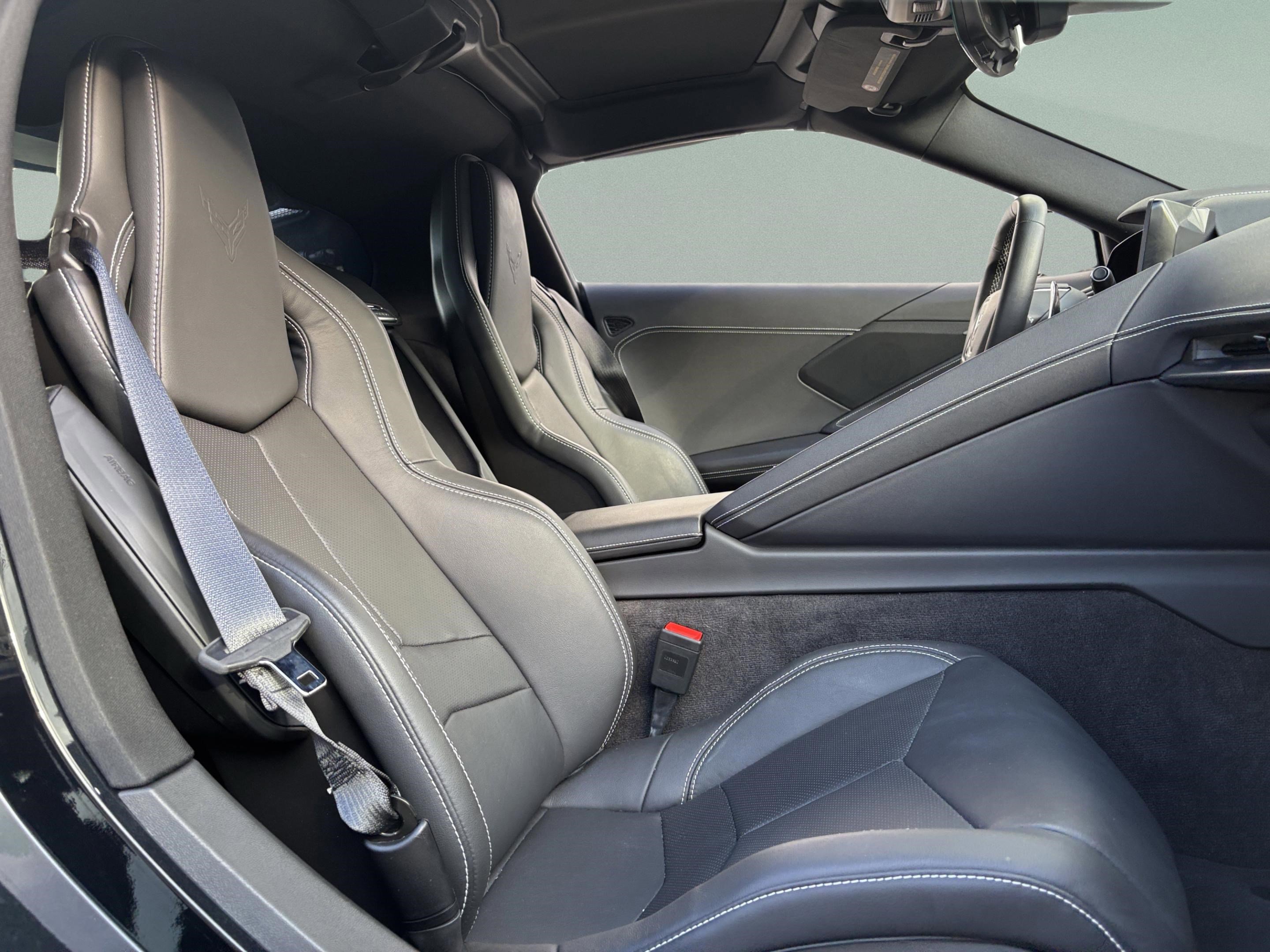 Used 2024 Chevrolet Corvette Stingray Coupe w/ Z51 Performance Package image 18