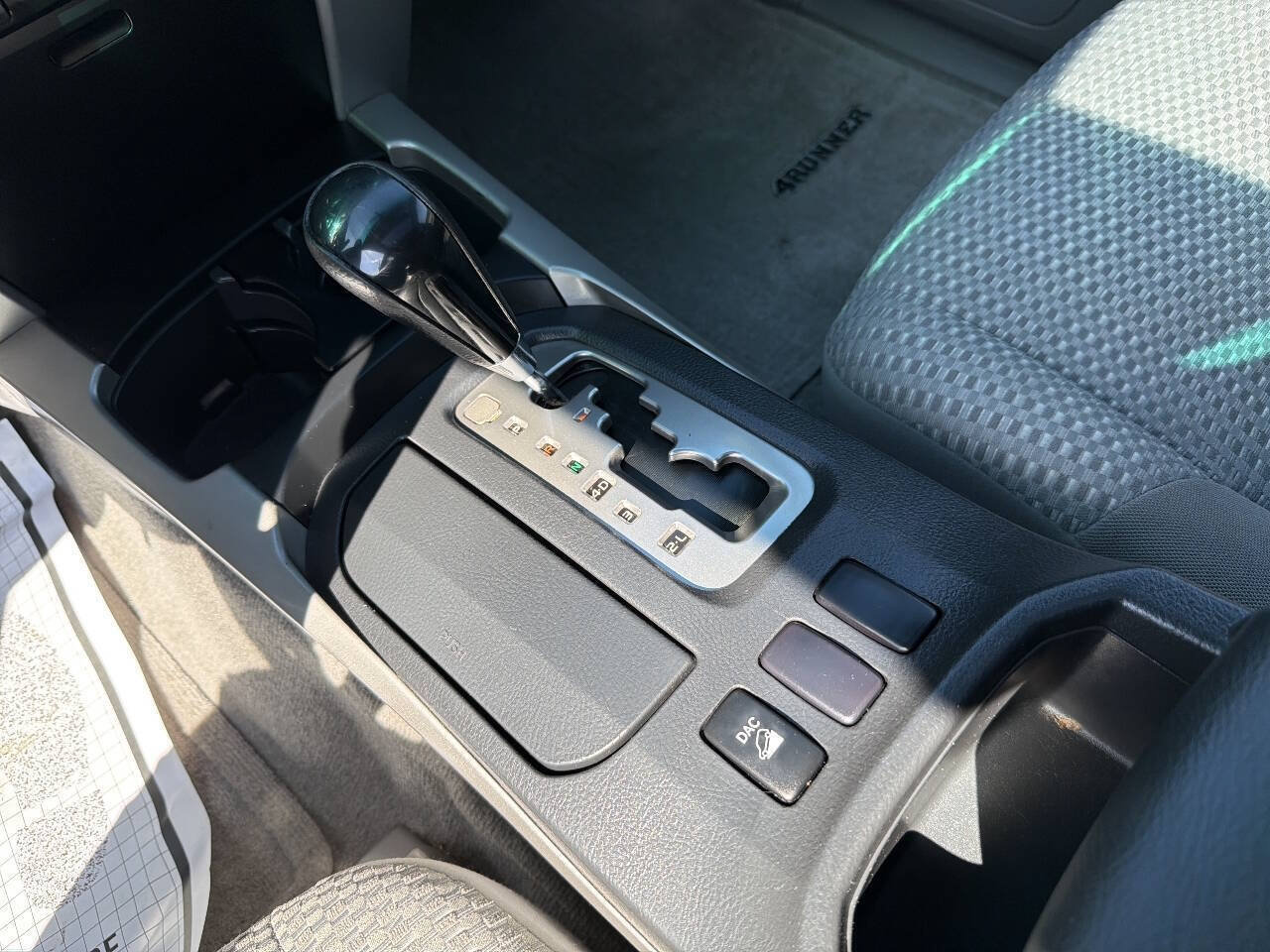 Used 2007 Toyota 4Runner SR5 AWD/4WD image 29