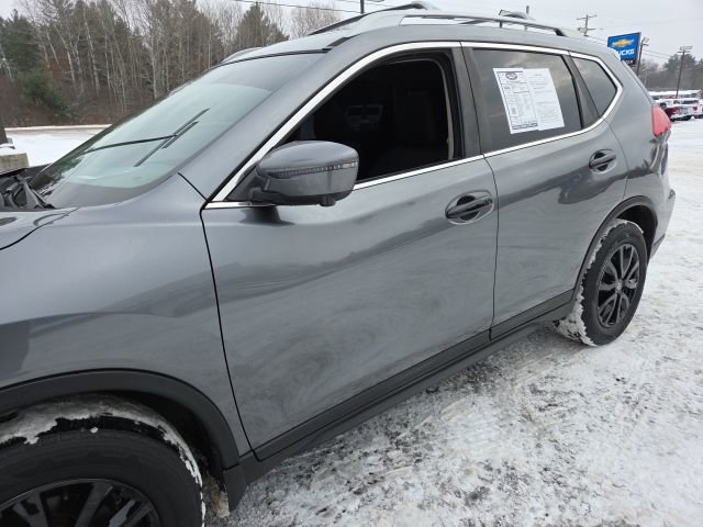 Used 2017 Nissan Rogue SV image 31