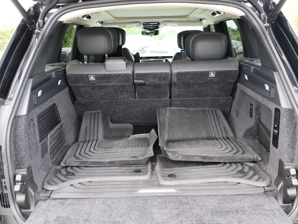 Certified 2025 Land Rover Range Rover Autobiography AWD/4WD image 19