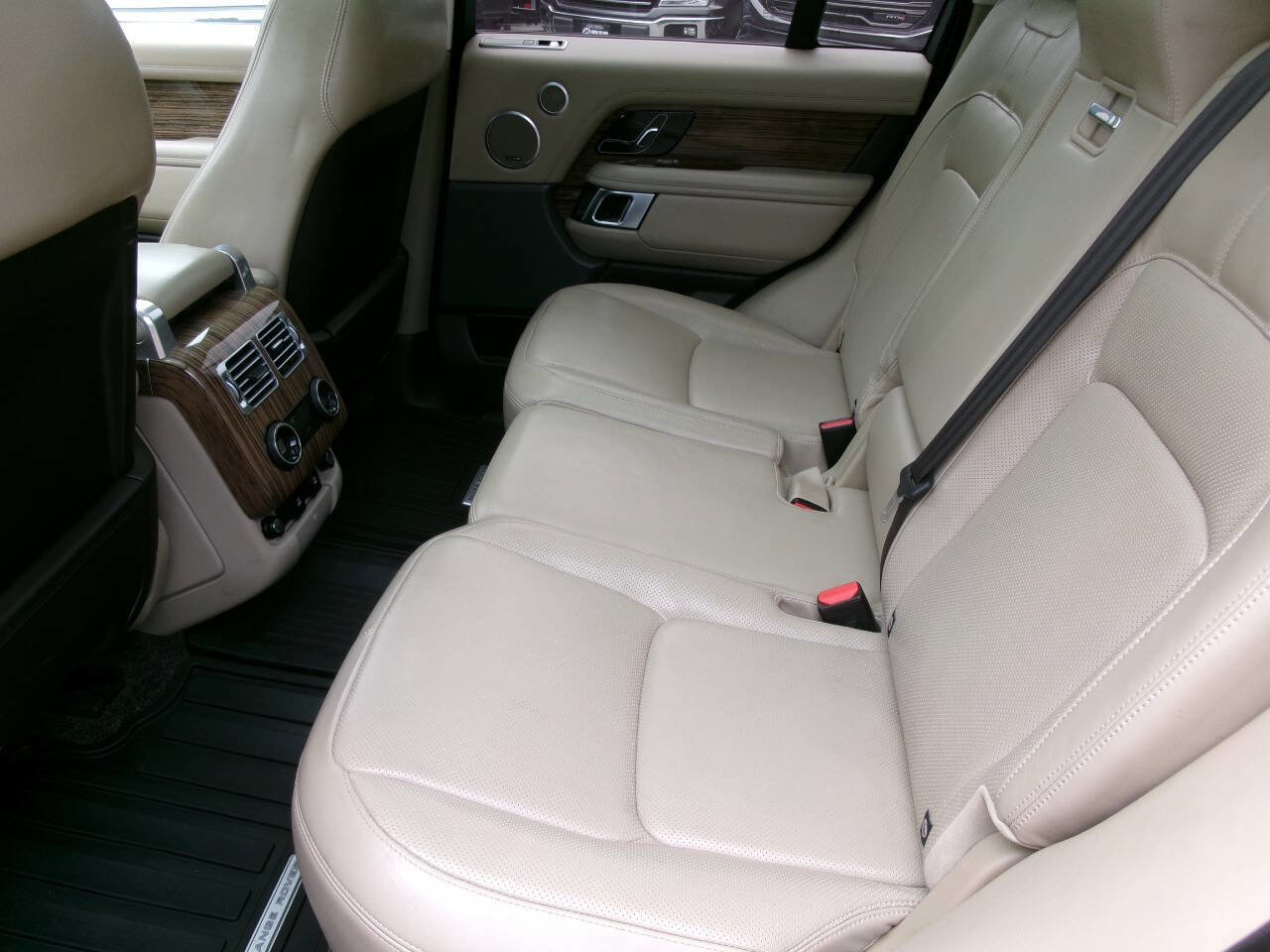 Used 2019 Land Rover Range Rover HSE AWD/4WD image 19