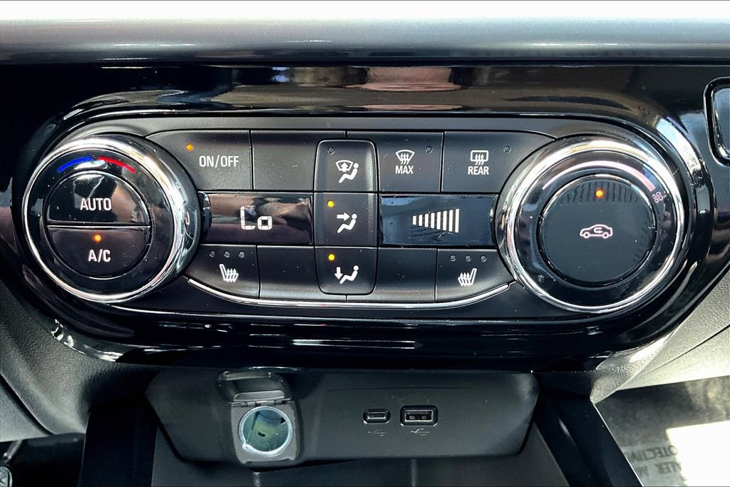 Used 2024 Chevrolet Trax LT w/ Driver Confidence Package image 24