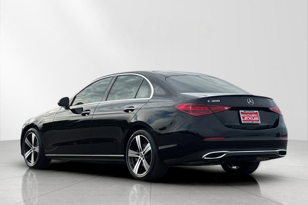 Used 2025 Mercedes-Benz C 300 Sedan image 4