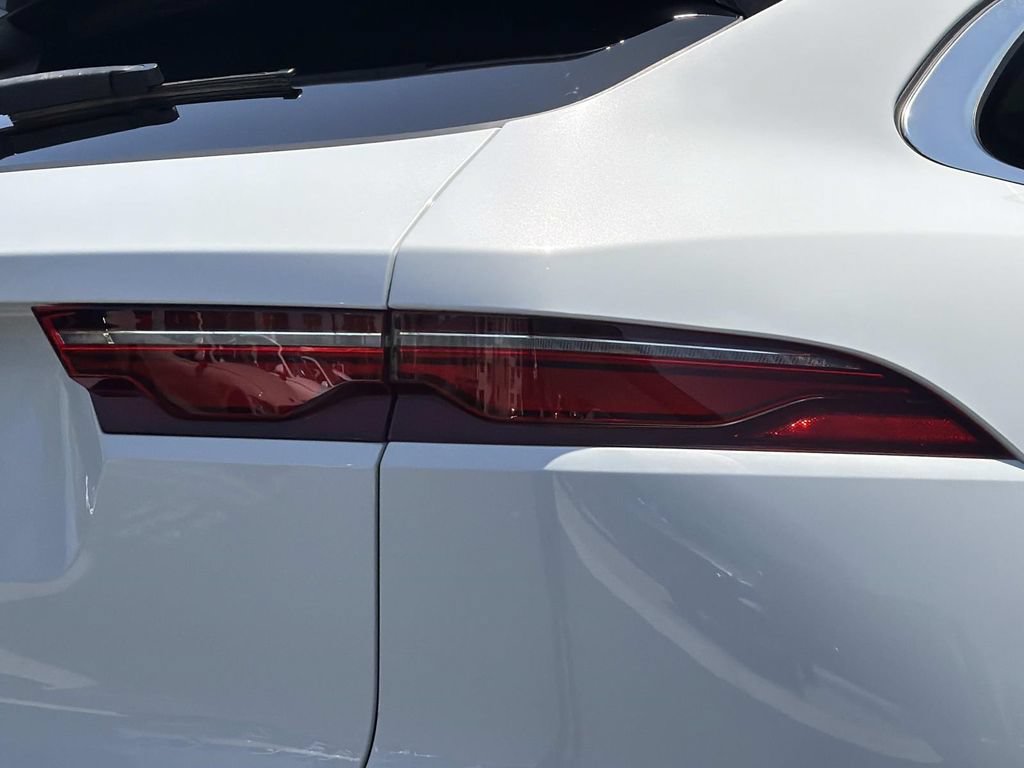 Used 2021 Jaguar F-PACE AWD/4WD image 29