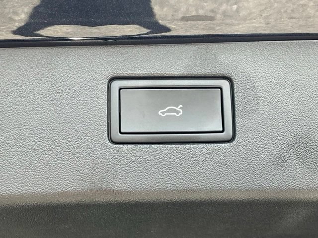 Certified 2025 Volkswagen Tiguan SEL R-Line AWD/4WD image 21