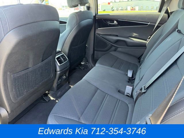 Used 2017 Kia Sorento LX w/ LX Convenience Package image 13