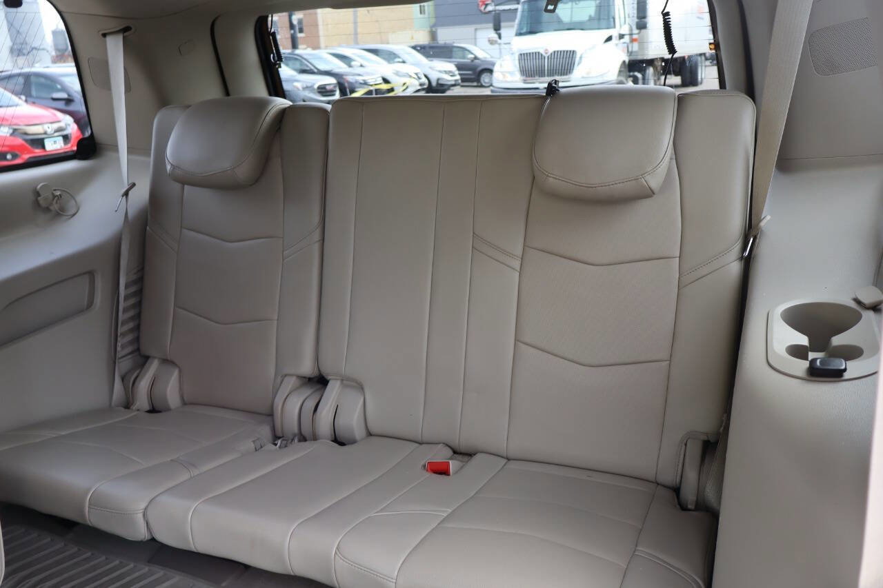 Used 2015 Cadillac Escalade Premium image 14
