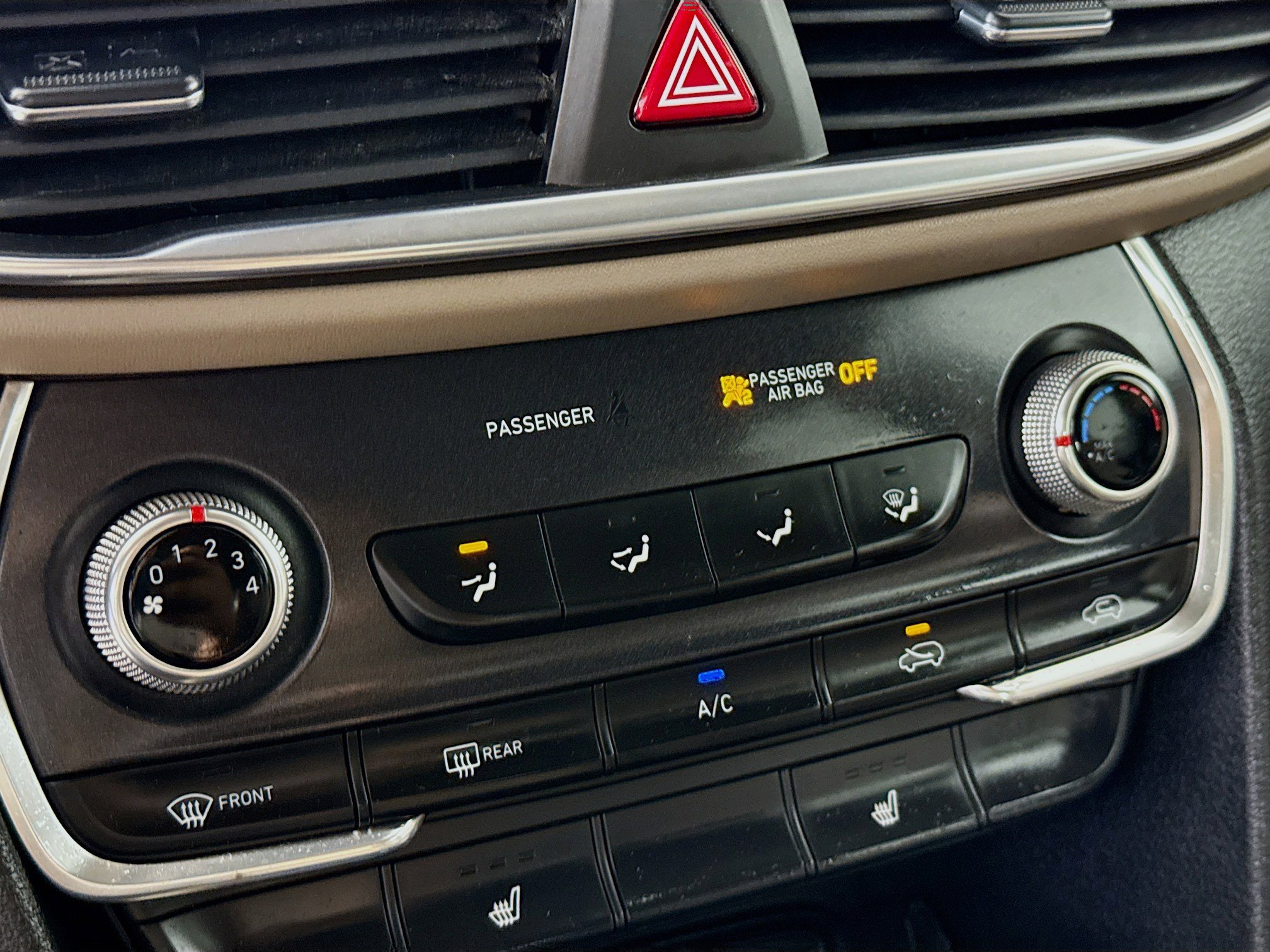 Used 2020 Hyundai Santa Fe SEL w/ Cargo Package image 17