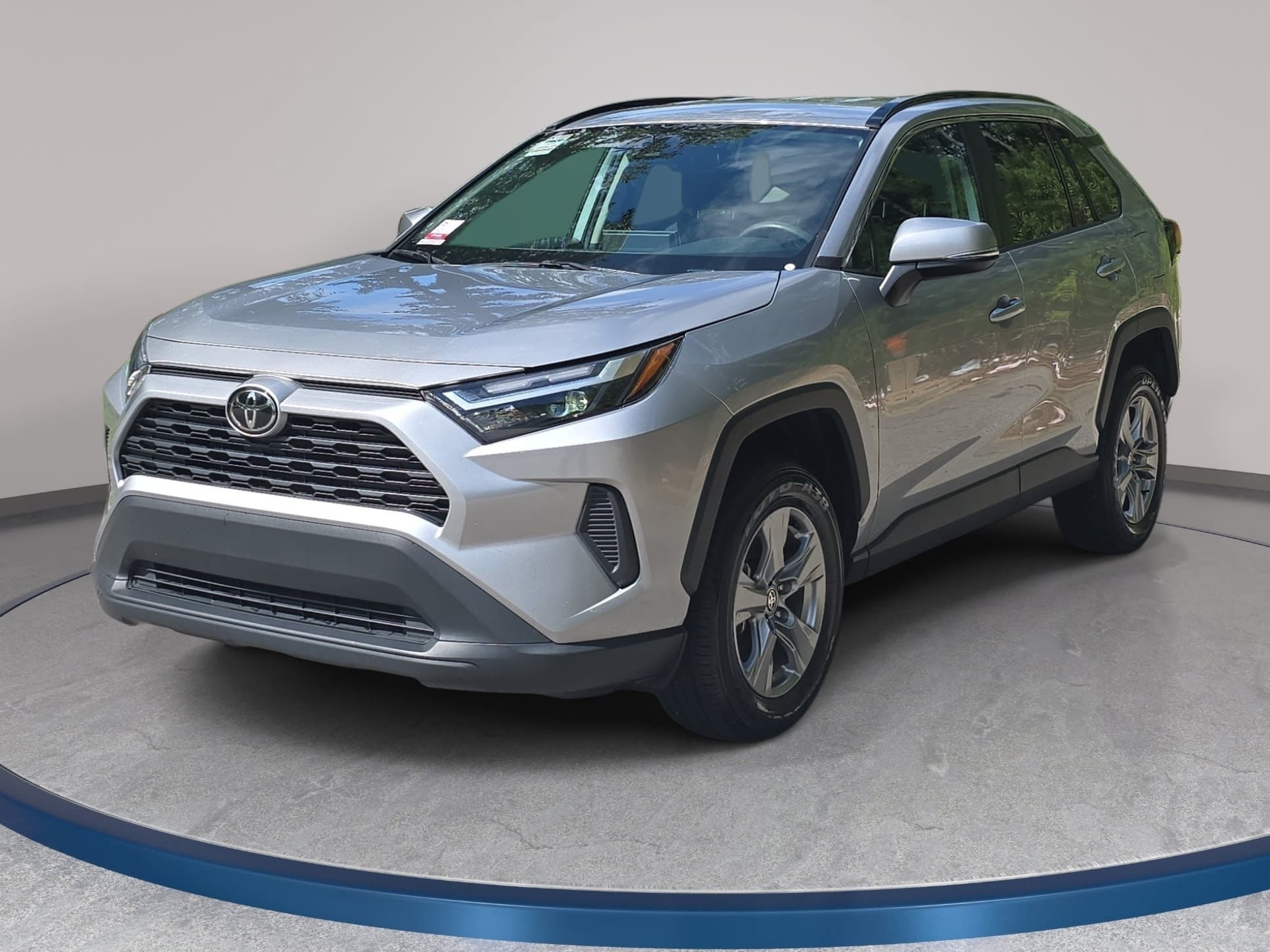 Certified 2025 Toyota RAV4 XLE FWD image 1