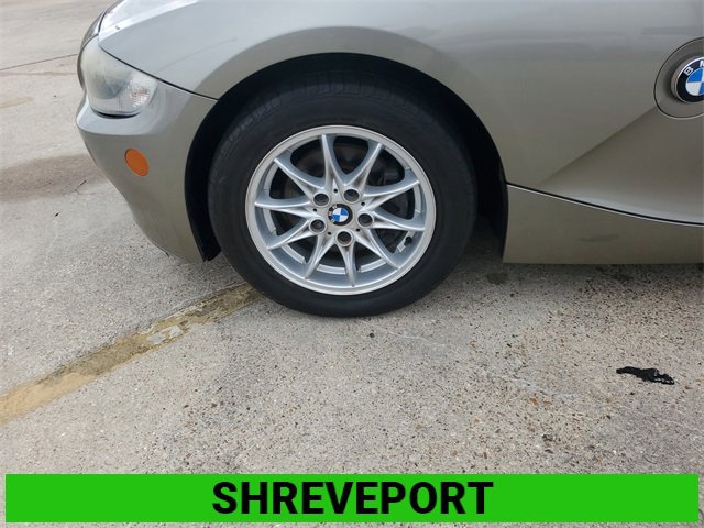 Used 2005 BMW Z4 2.5i image 4