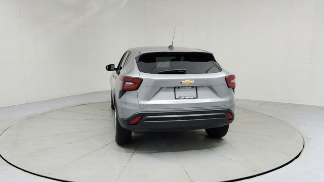 Used 2024 Chevrolet Trax LS image 4