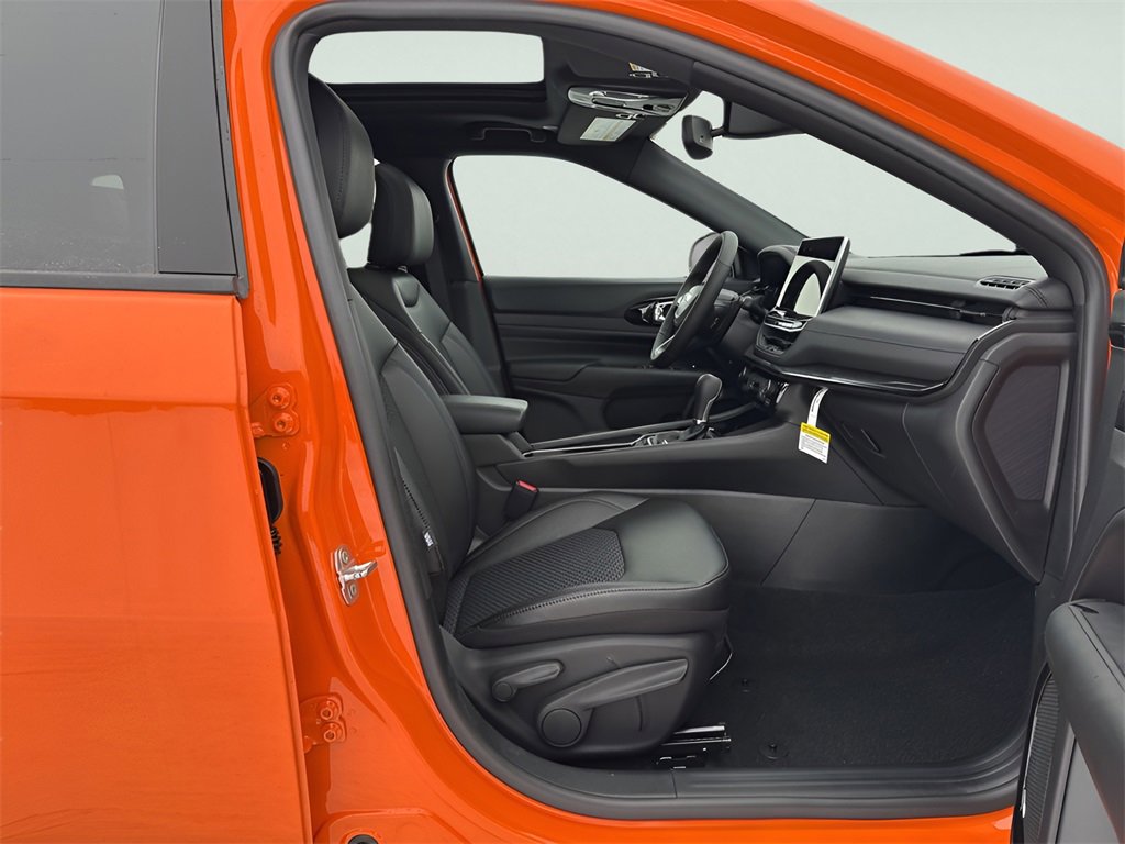 New 2026 Jeep Compass Latitude image 10