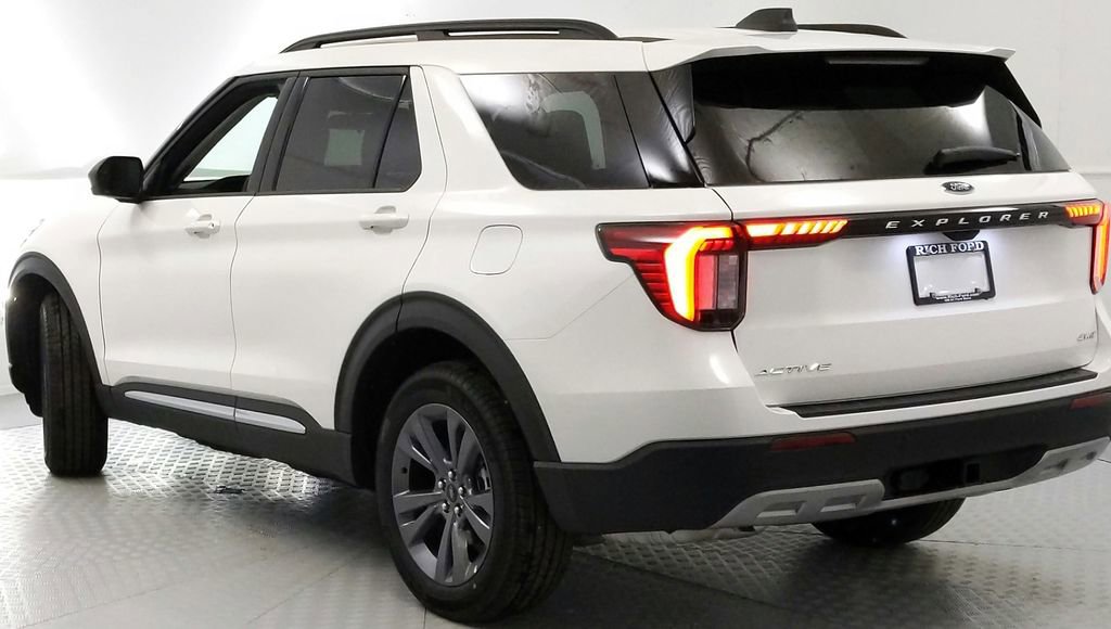 New 2025 Ford Explorer Active w/ Active Comfort Package image 5