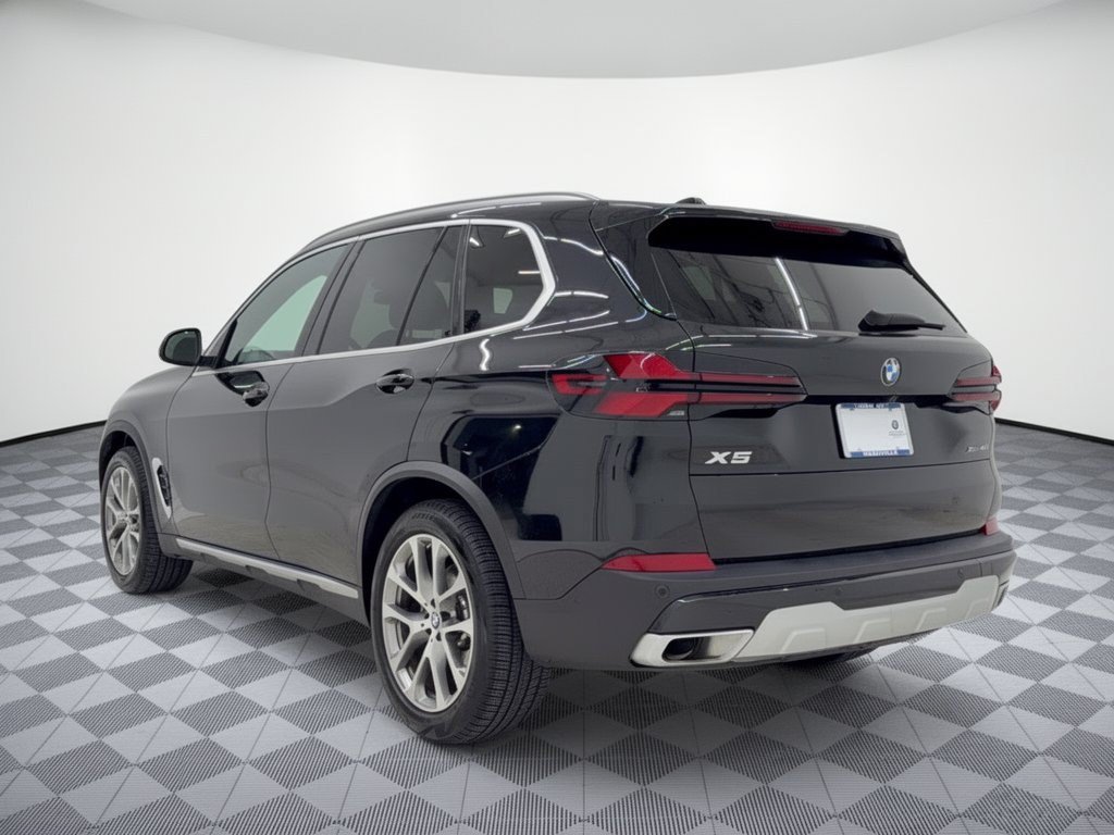 Certified 2024 BMW X5 xDrive40i w/ Premium Package AWD/4WD image 3