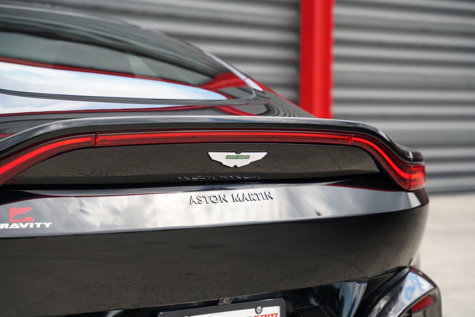 Used 2019 Aston Martin V8 Vantage Coupe RWD image 16