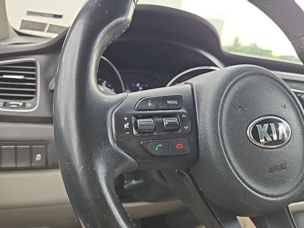 Used 2017 Kia Sedona LX w/ LX Essentials Premium Package FWD image 14