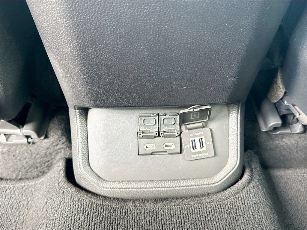 Used 2023 Toyota Highlander XLE FWD image 28