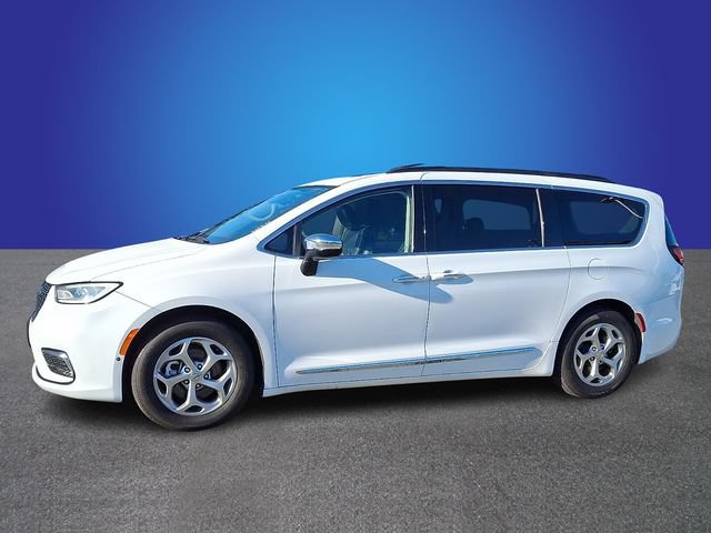 Used 2023 Chrysler Pacifica Limited FWD image 7