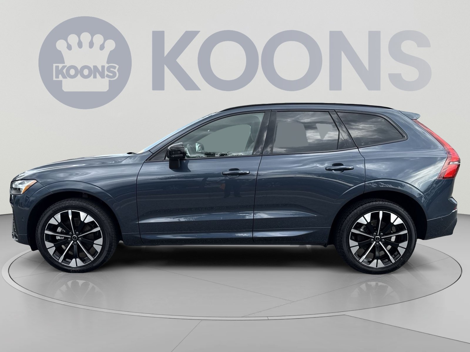 Certified 2026 Volvo XC60 B5 Plus AWD/4WD image 2