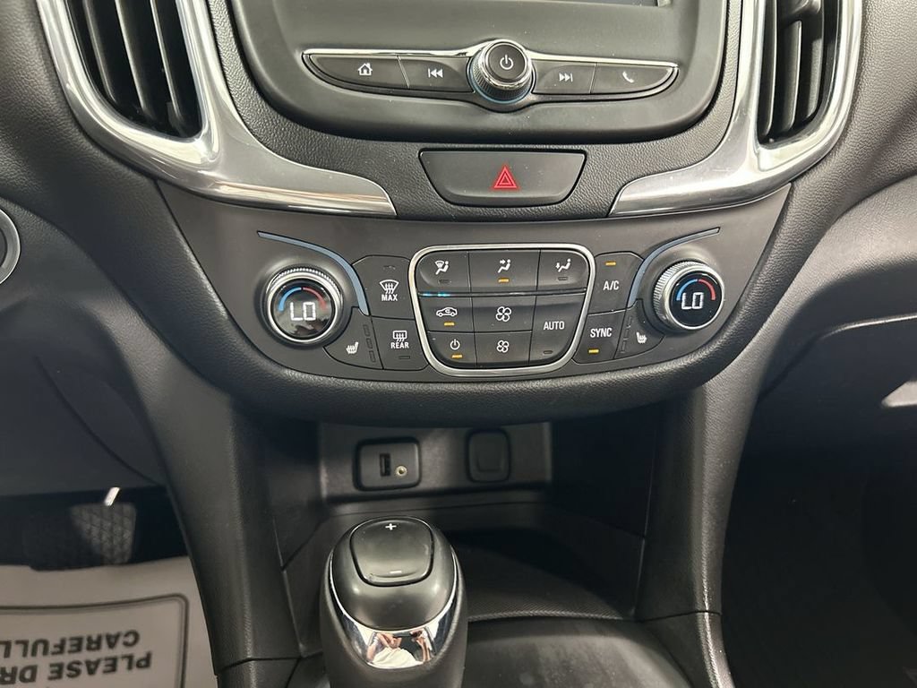 Used 2018 Chevrolet Equinox LT AWD/4WD image 16