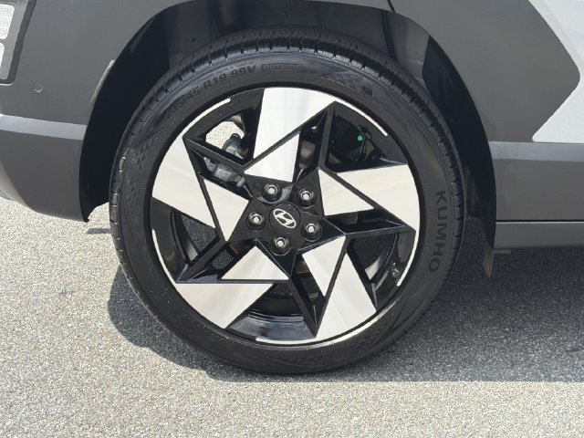 Used 2026 Hyundai Kona Limited FWD image 19