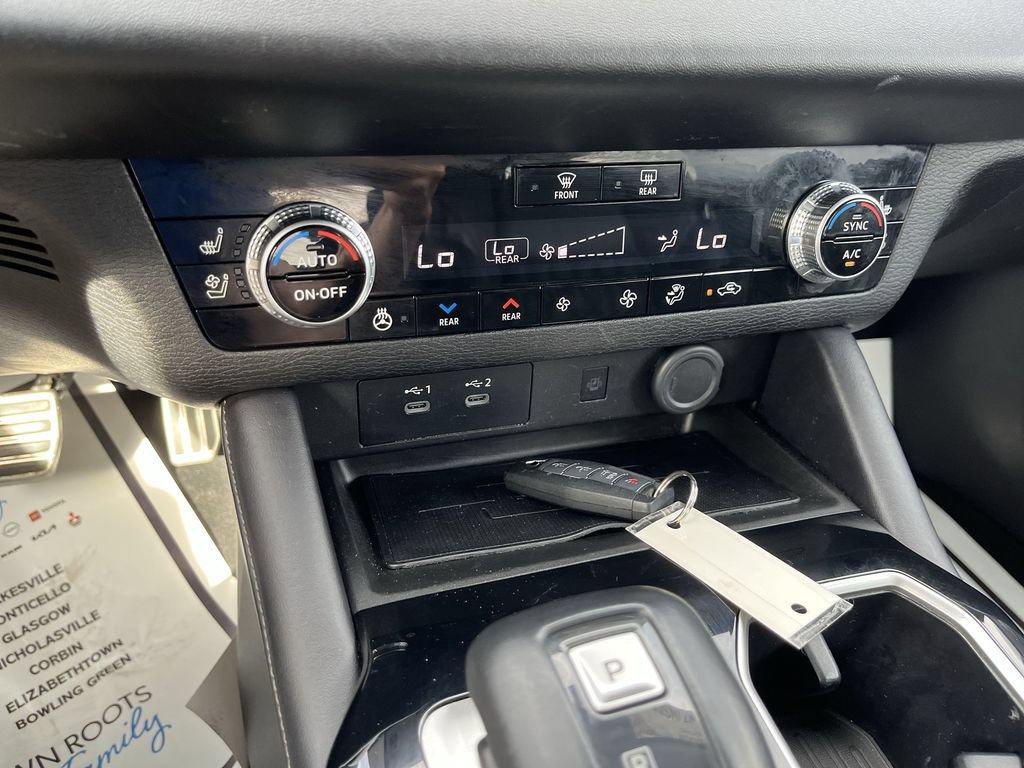 Used 2025 Mitsubishi Outlander SEL FWD image 19