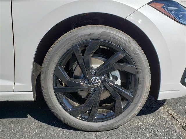 New 2025 Volkswagen Jetta SE image 12